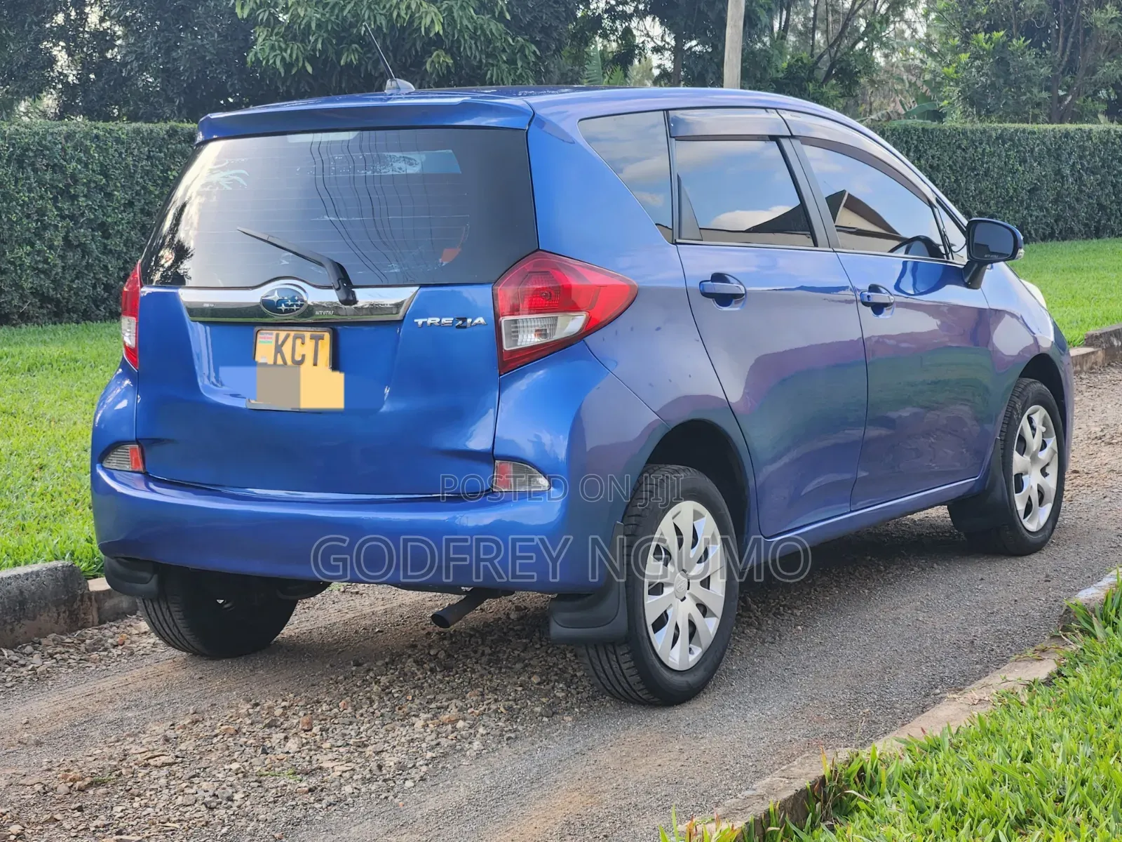 Subaru Trezia 2011 Blue