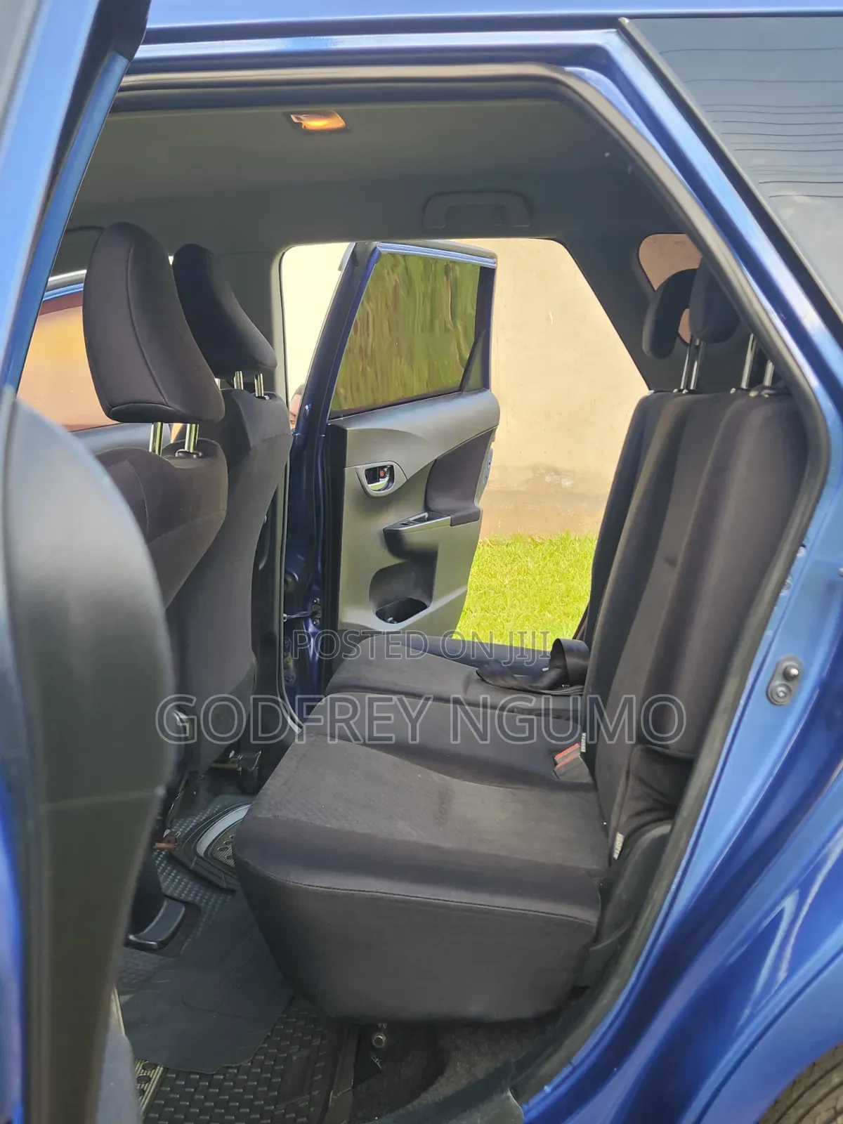 Subaru Trezia 2011 Blue