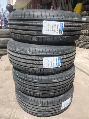215/55r17 Maxtrek