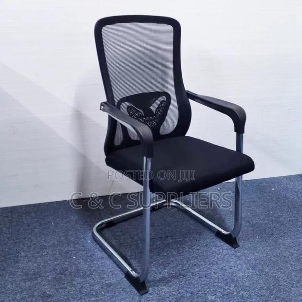 Ergonomic Medium Back Visitor Chair - thumbnail 2