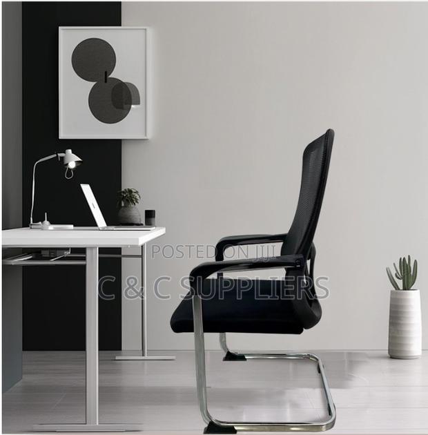Ergonomic Medium Back Visitor Chair - thumbnail 3