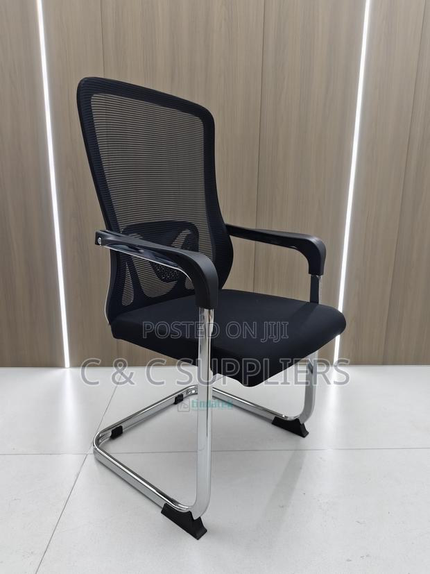 Ergonomic Medium Back Visitor Chair - thumbnail 4