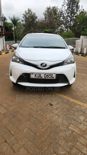 Toyota Vitz 2015 White
