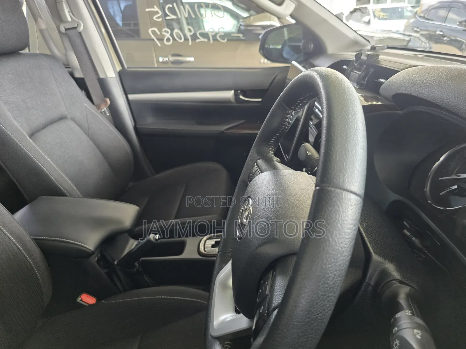 Toyota Hilux 2021 Gold