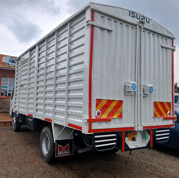 Isuzu NPR 2018 - thumbnail 5
