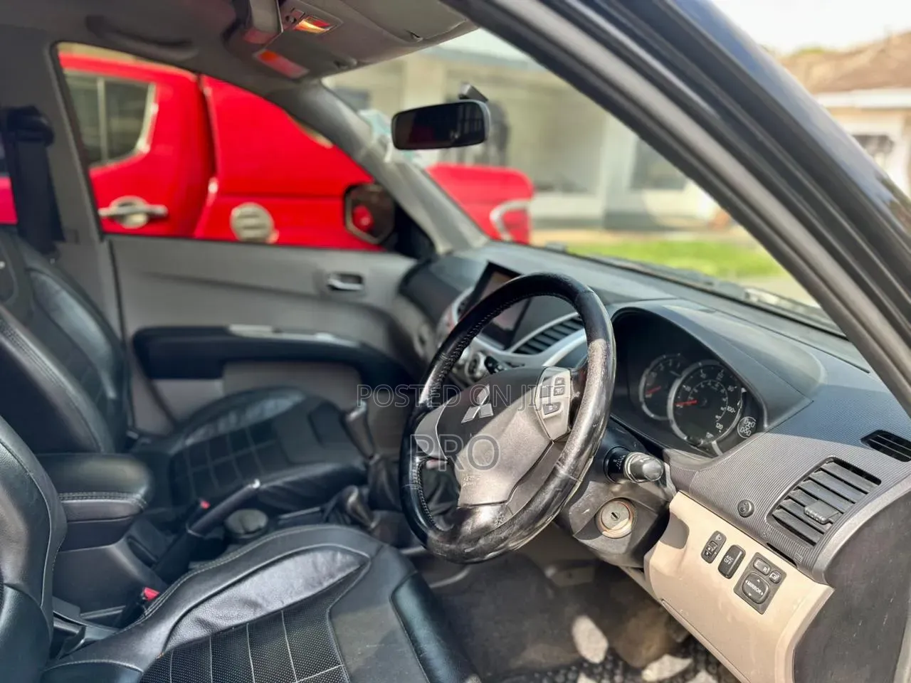 Mitsubishi L200 2011 Black