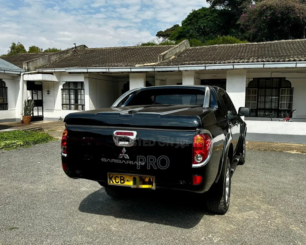Mitsubishi L200 2011 Black