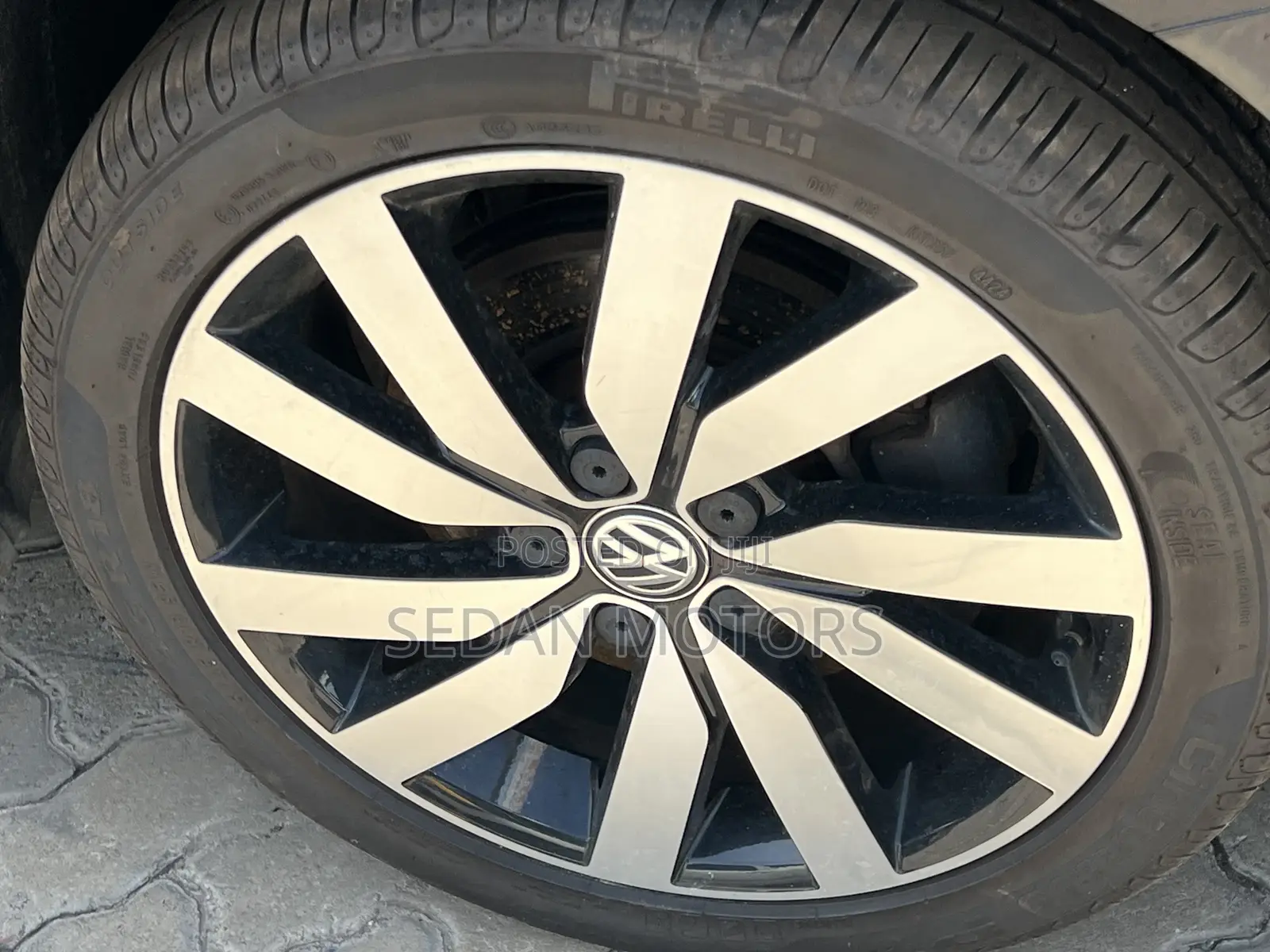 Volkswagen Touran 2019 Black