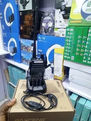 Baofeng Uv-82 Dual Band Walkie Talkie 5w Long Range Two-Way Radio |