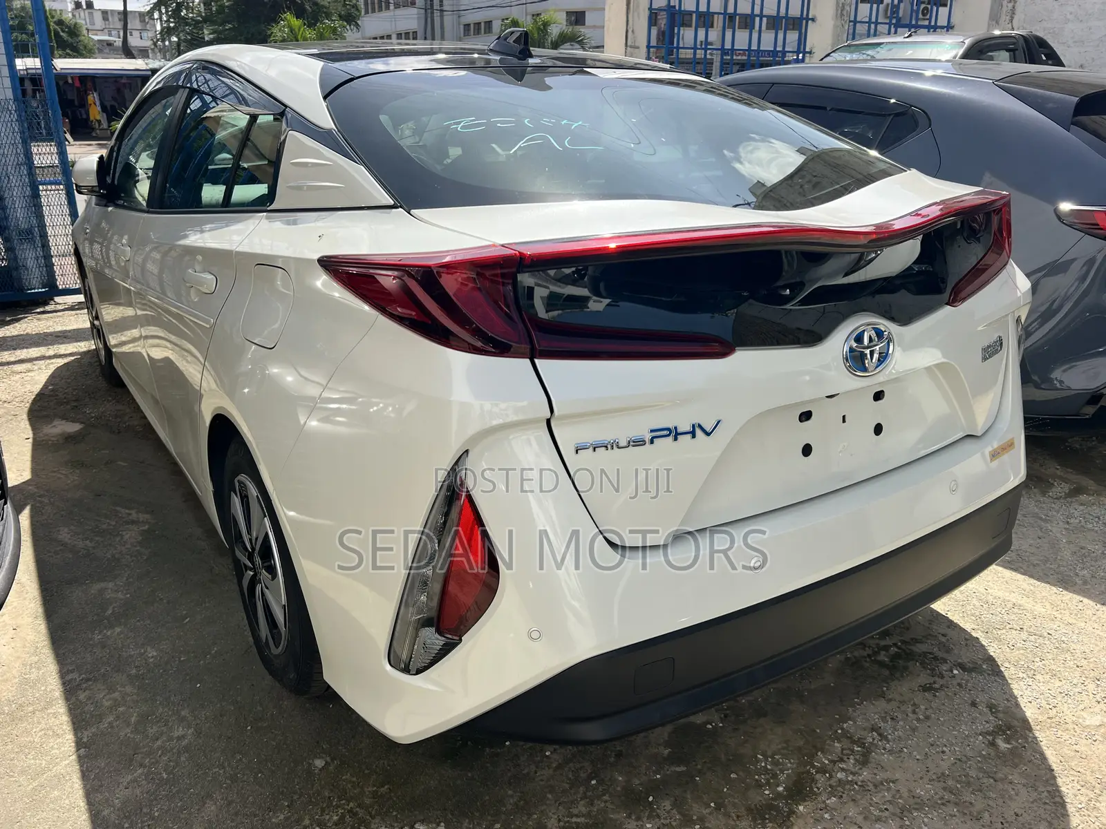 Toyota Prius 2019 White