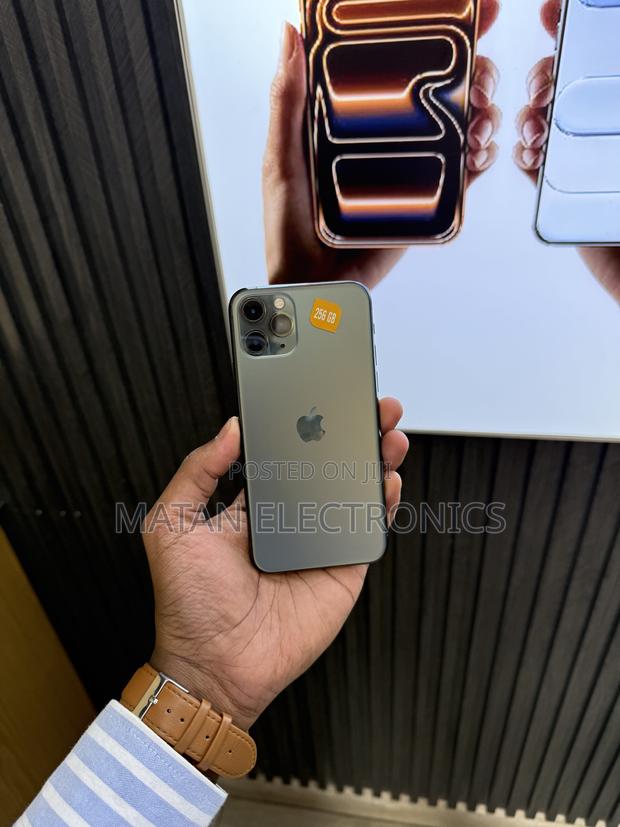 Apple iPhone 11 Pro Max 256 GB Green - thumbnail 2