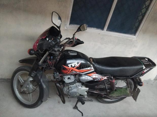 TVS HLX Plus ES 2020 Black - main view