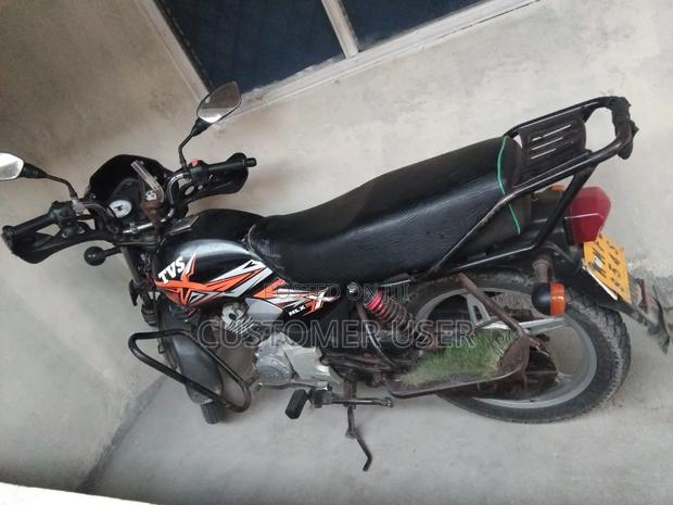 TVS HLX Plus ES 2020 Black - thumbnail 3