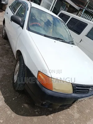 Nissan Advan 2004 White