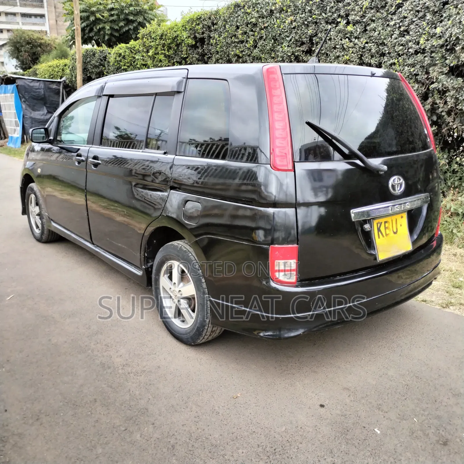 Toyota ISIS 2006 Black