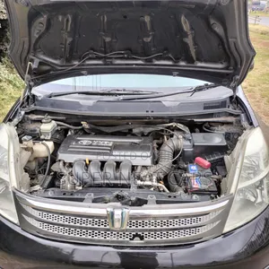 Toyota ISIS 2006 Black