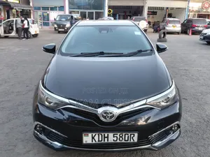 Toyota Auris 2014 Black
