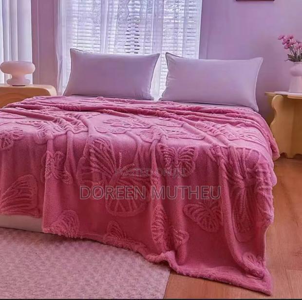Flowered Theme Fleece Blanket - Soft Warm Cozy Blanket