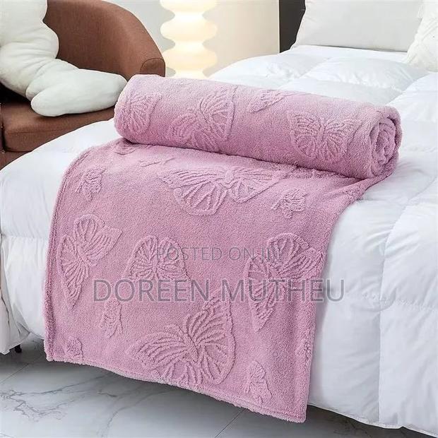 Flowered Theme Fleece Blanket - Soft Warm Cozy Blanket - thumbnail 4