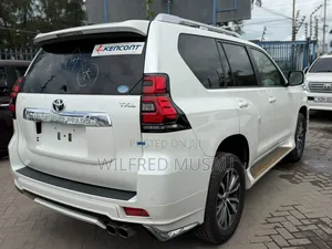 Toyota Land Cruiser Prado 2021 White