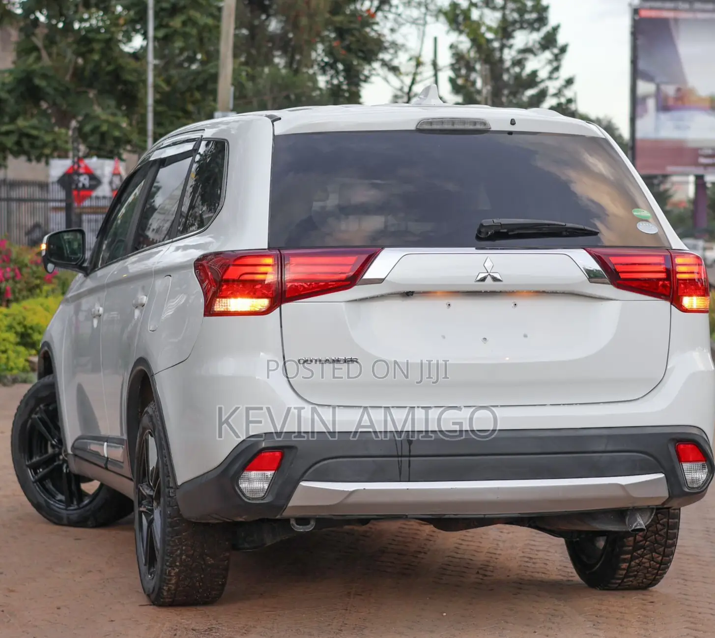Mitsubishi Outlander 2018 White