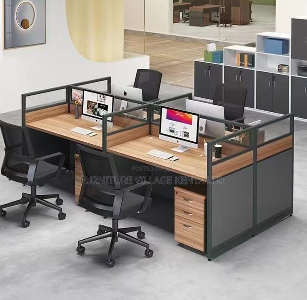 Modern Office Workstation for Four