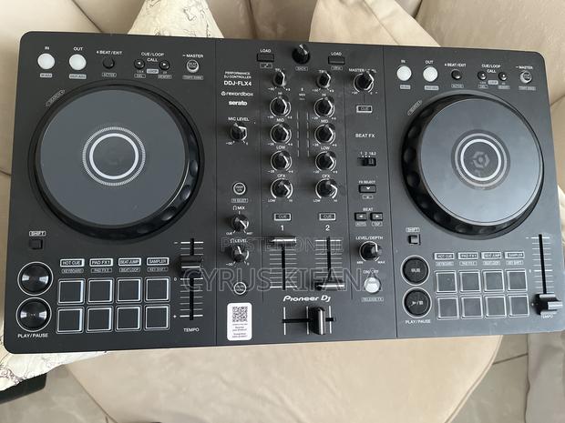 This Is a Pioneer Dj DDJ-Flx4 2-Channel Dj Controller