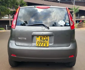 Nissan Note 2011 Silver