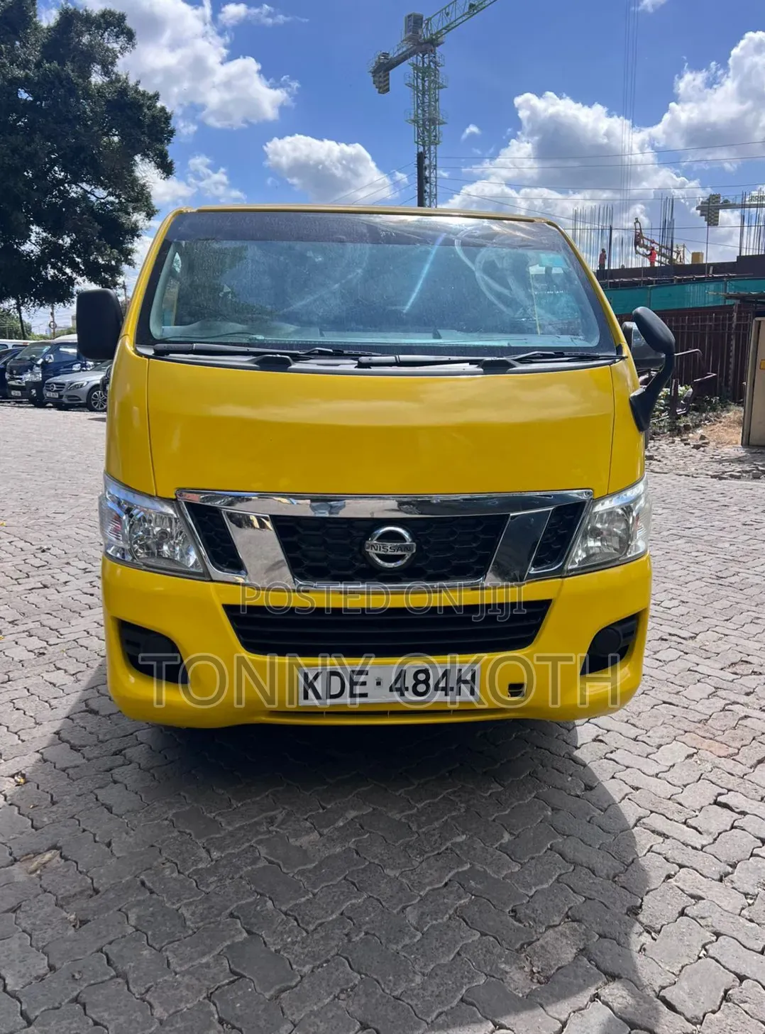 Nissan Caravan (Urvan) 2013 Yellow