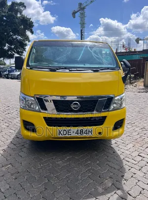 Nissan Caravan (Urvan) 2013 Yellow