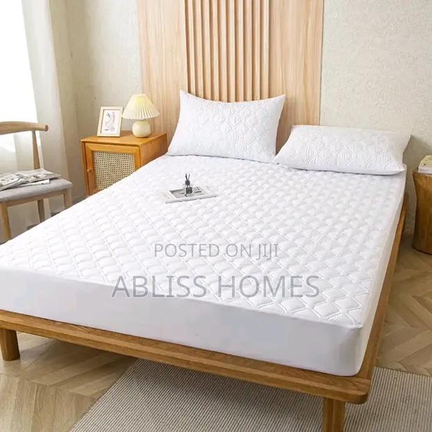 Mattress Protector - thumbnail 2