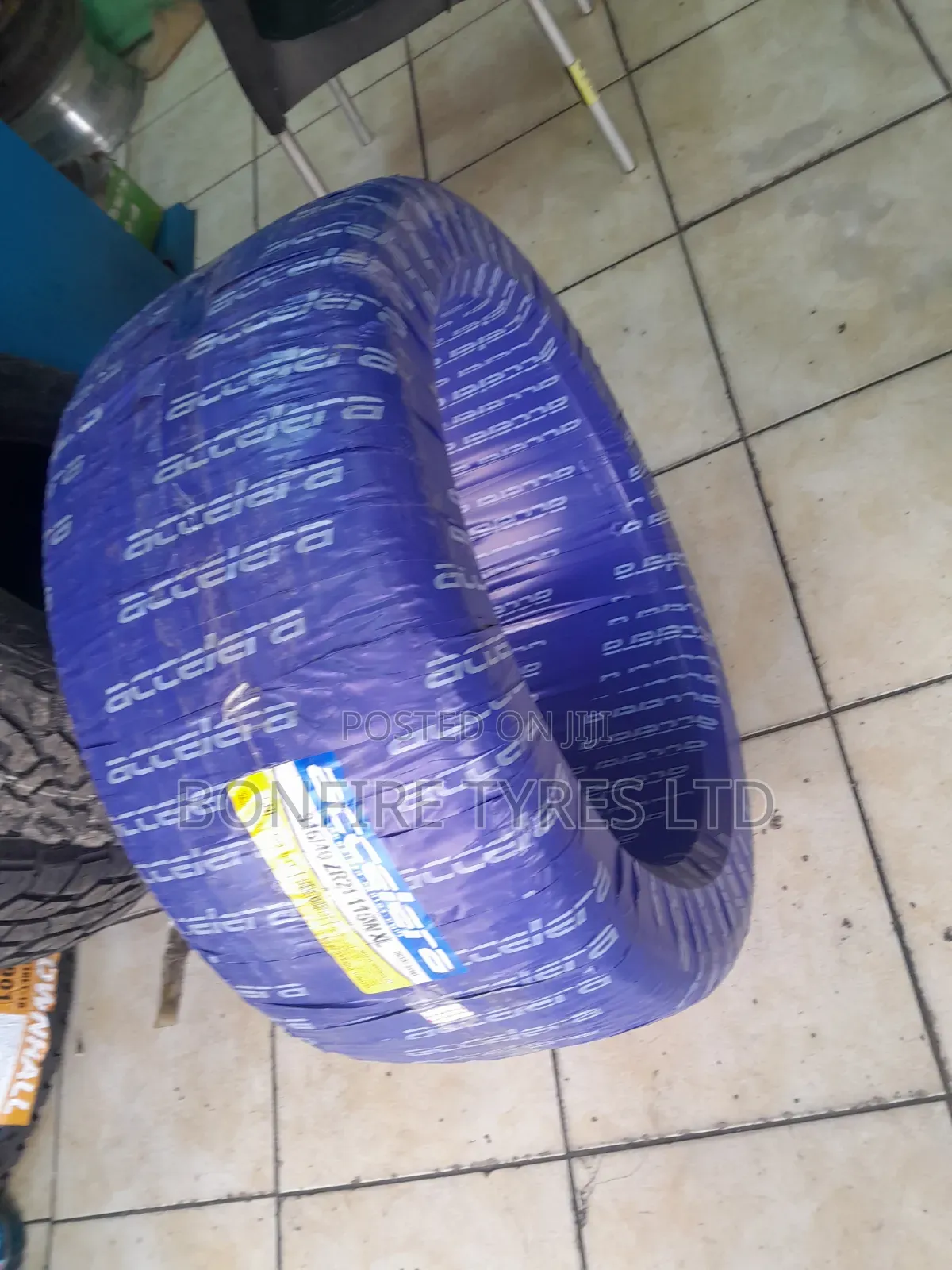 315/40zr21 Accelera