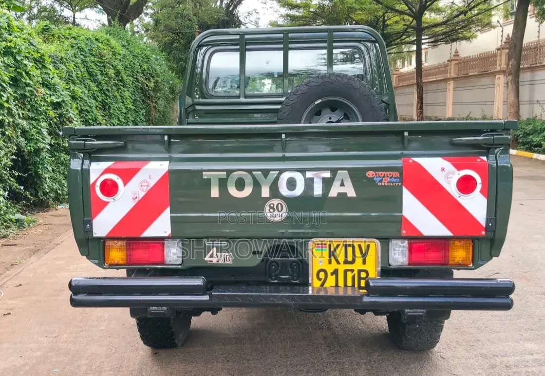 Toyota Land Cruiser 2008 Green