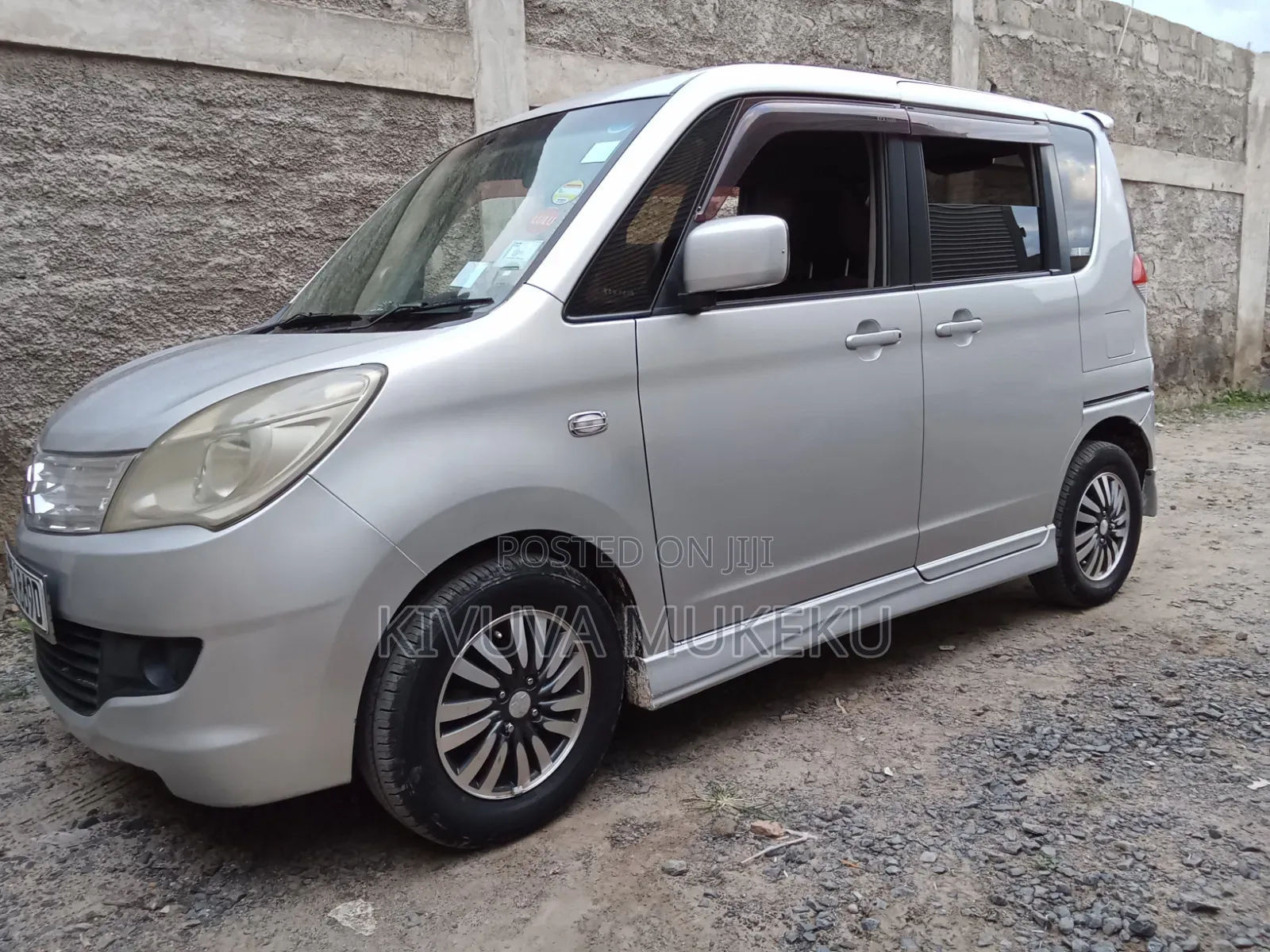 Mitsubishi SpaceWagon 2012 Silver