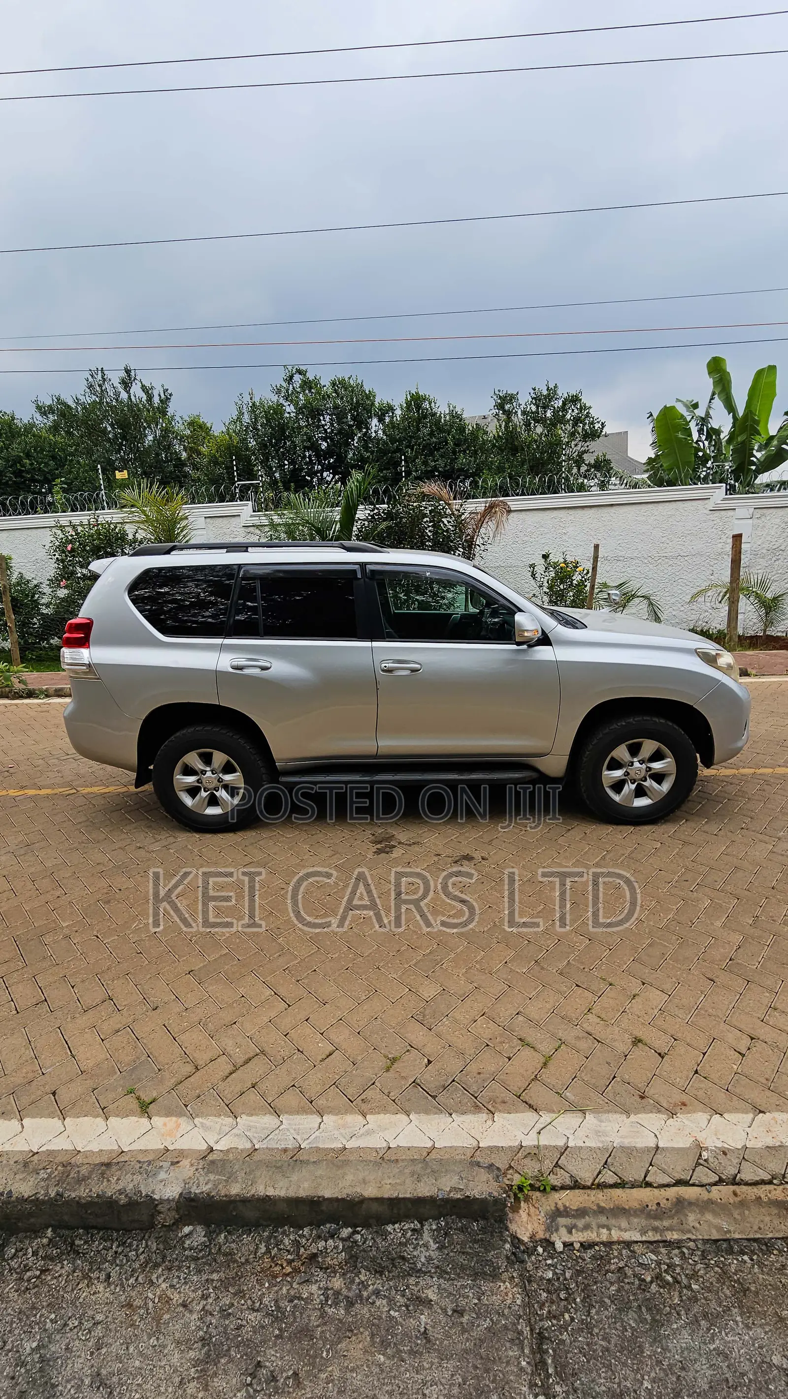 Toyota Land Cruiser 2009 Silver