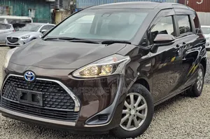 Toyota Sienta 2019 Brown