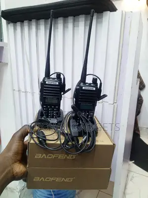 Baofeng Uv82 Dual Band Radio With Charger And Earpiece