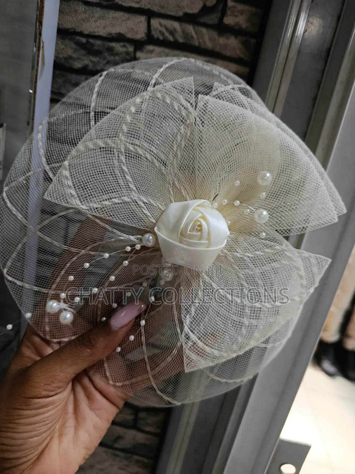 2 Design Cream White Ladies Head Fascinators
