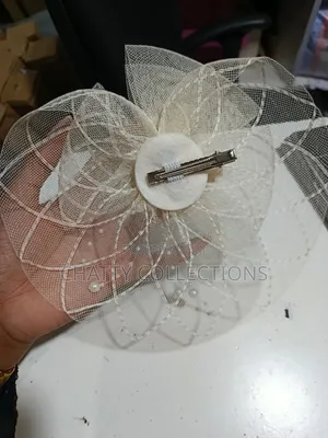 2 Design Cream White Ladies Head Fascinators