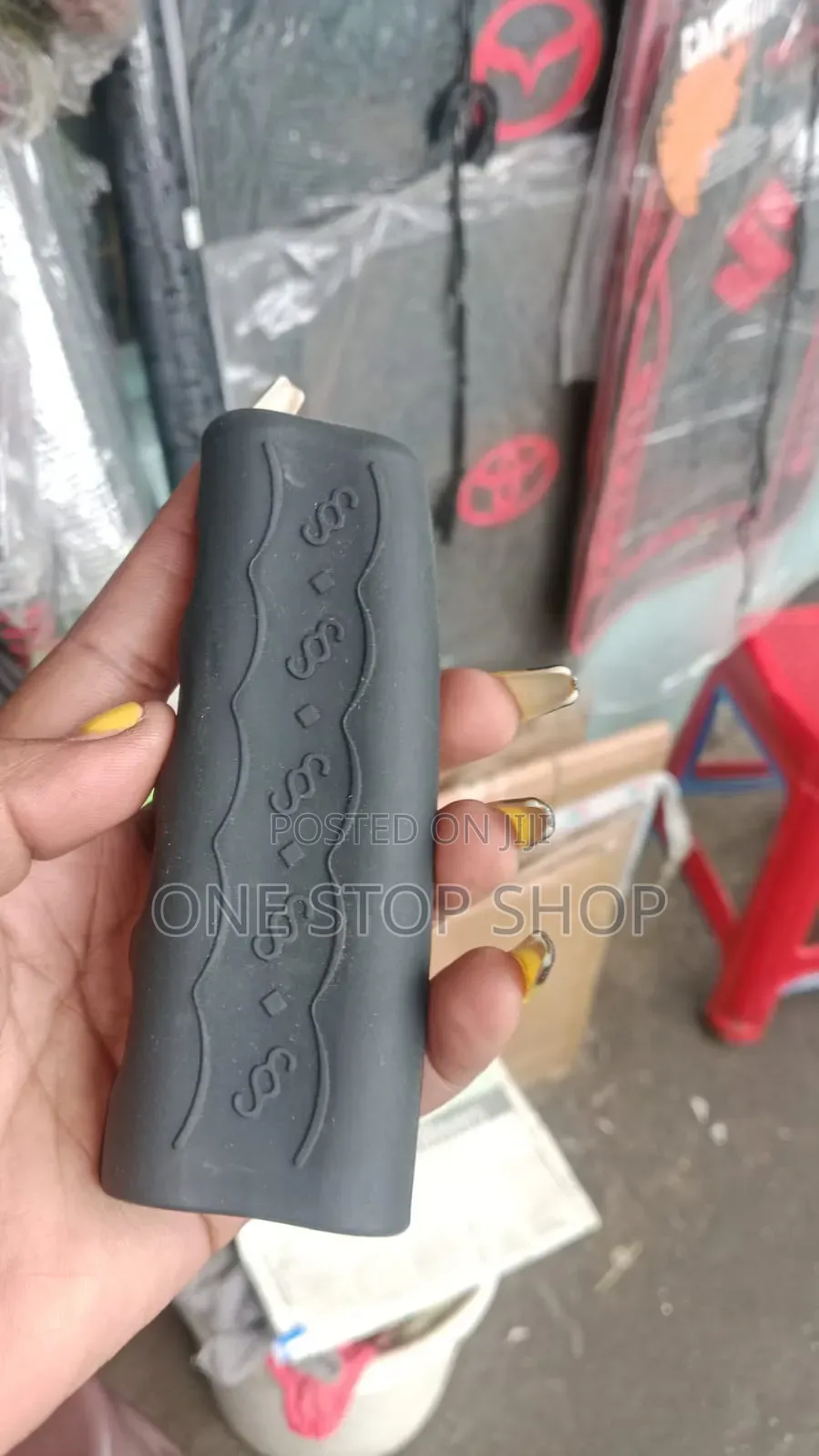 Silicone Universal Fit Handbrake Cover Designed To Improve Grip