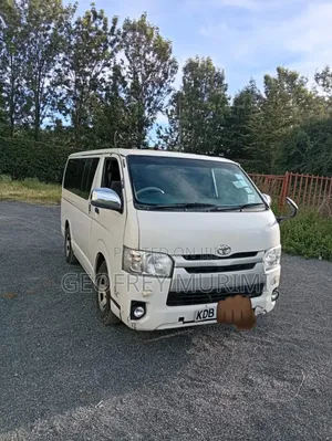 Toyota HiAce 2015 White
