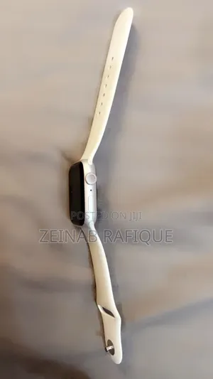 Apple Watch Series 8