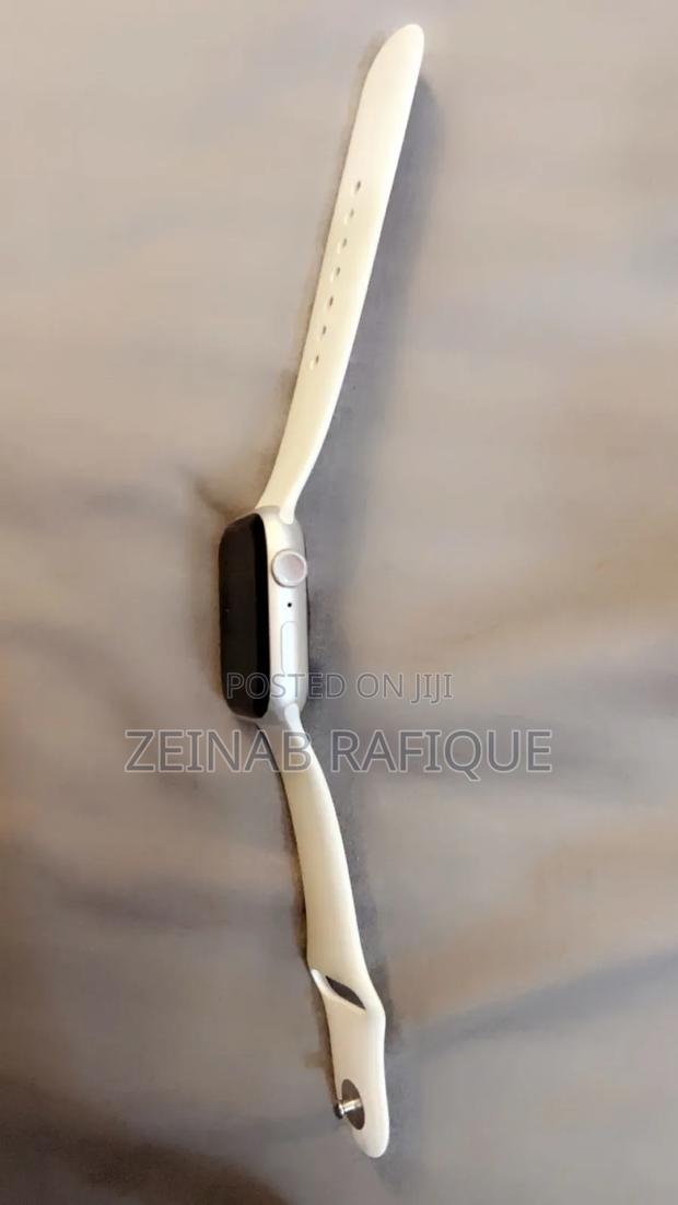Apple Watch Series 8 - thumbnail 4