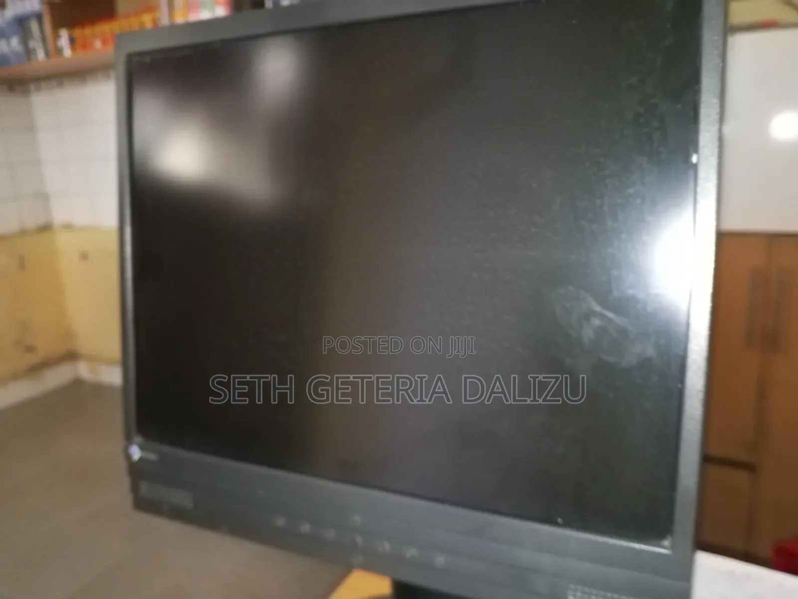 Am Selling My Monitor