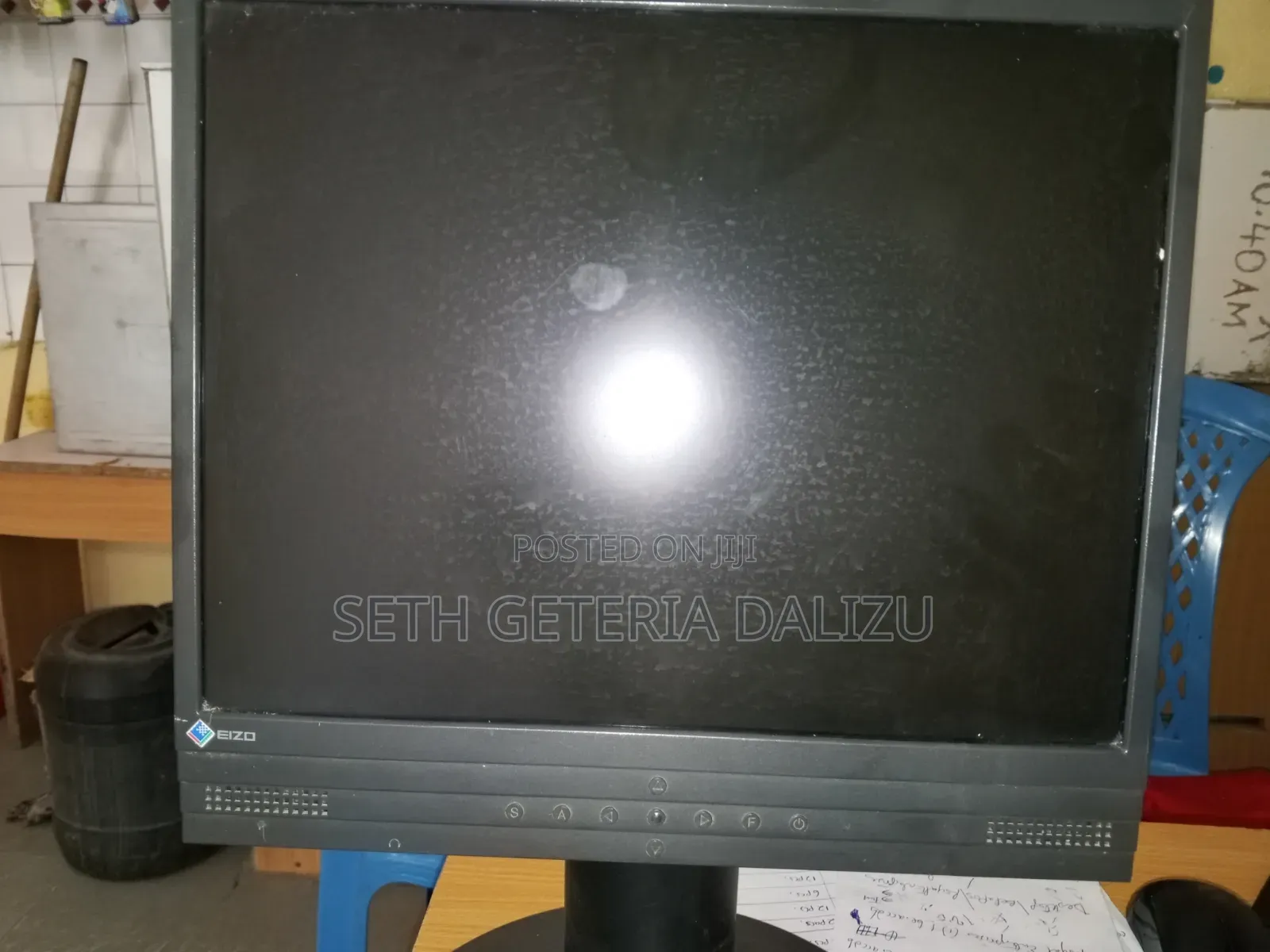 Am Selling My Monitor