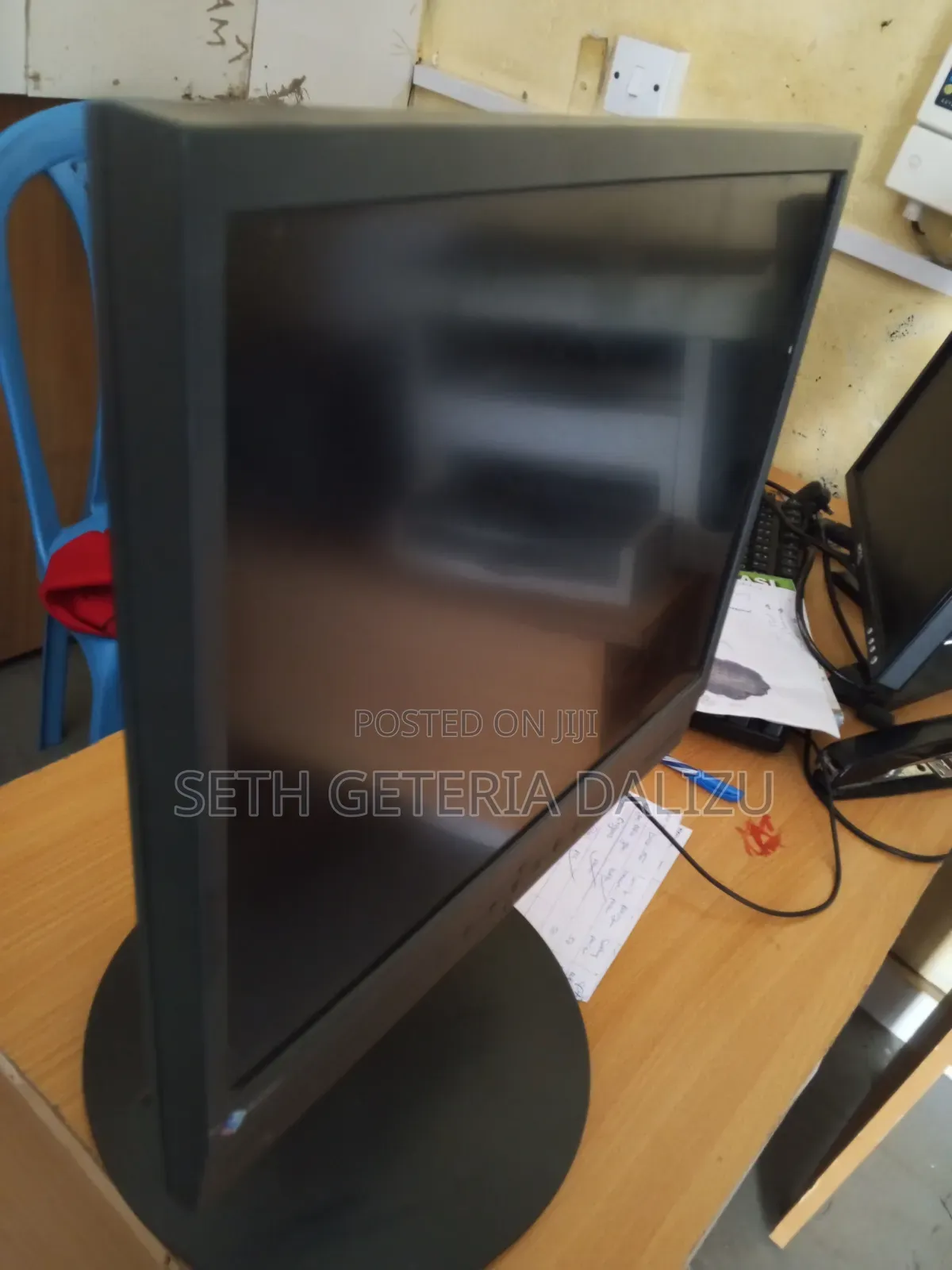 Am Selling My Monitor