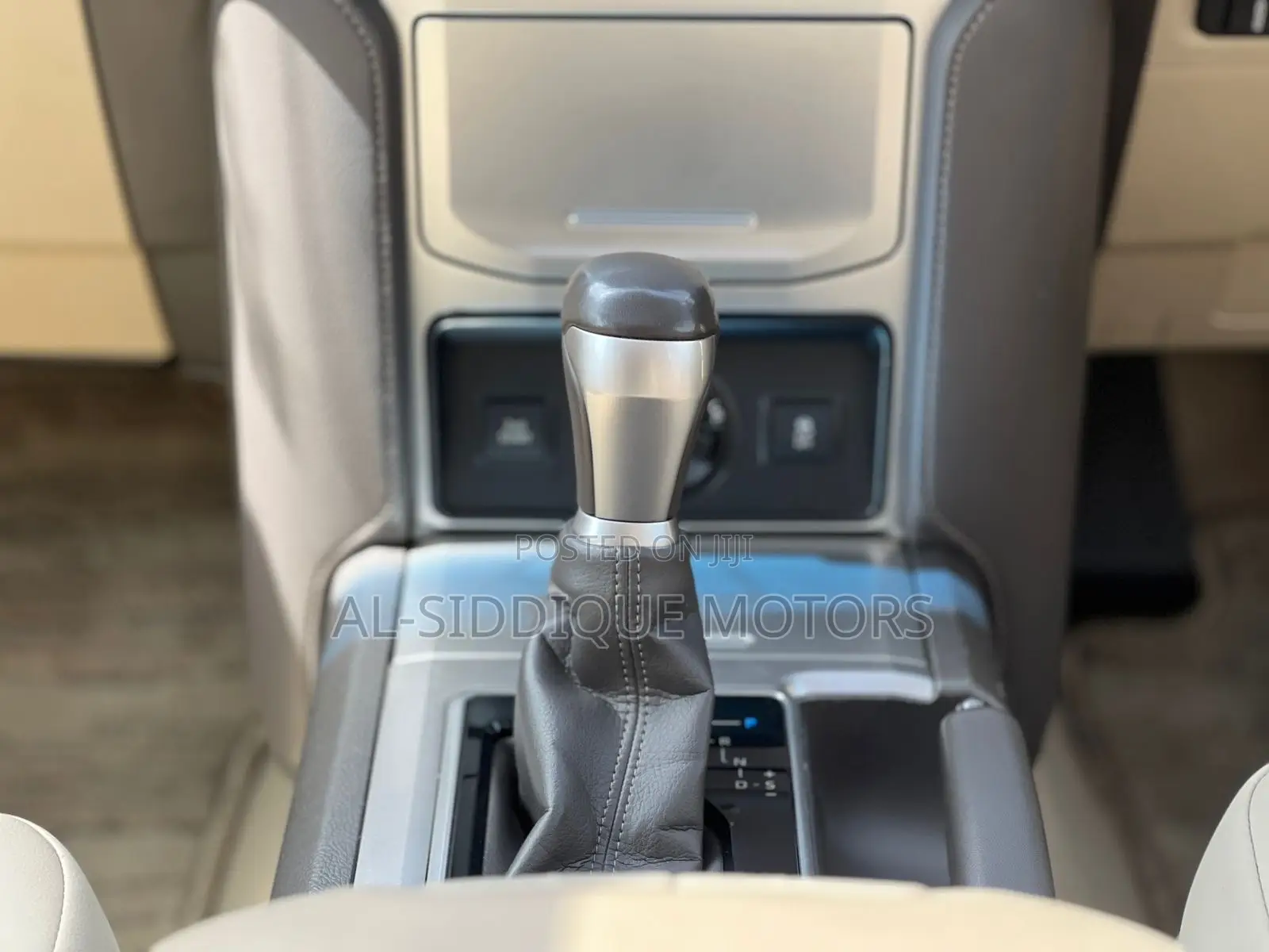 Toyota Land Cruiser Prado 2.7 2019 Pearl