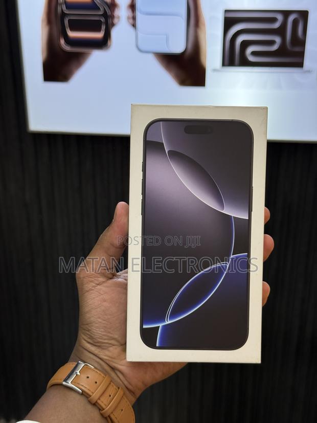 New Apple iPhone 16 Pro Max 256 GB Black - thumbnail 2