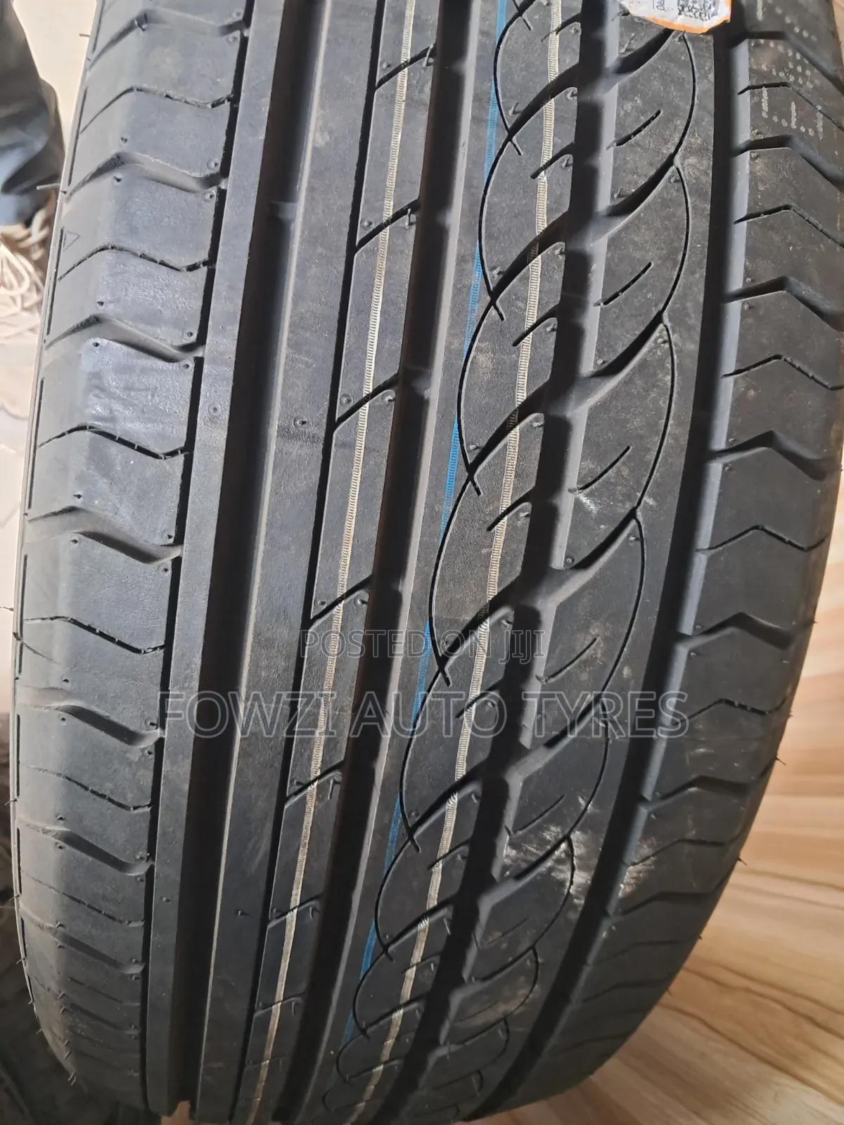 215/55r17 Centara
