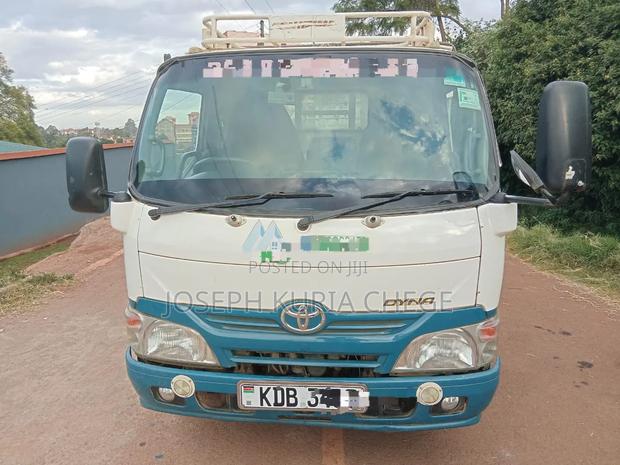 Toyota Dyna 2014 Manual Diesel Double Wheel - thumbnail 3